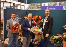 Erik van Wijk, Arthur Zwinkels and Albert Kiep proudly showing the many varieties the grower - one of the giants in chrysantemums in the Dutch floriculture scene - has to offer.
